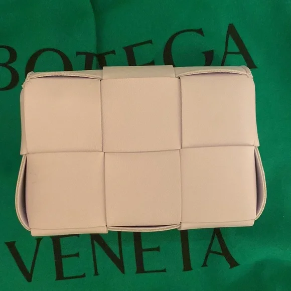 Bottega Veneta Mini Intreccio crossbody bag in color “Mirth Washed” - Picture 3 of 6